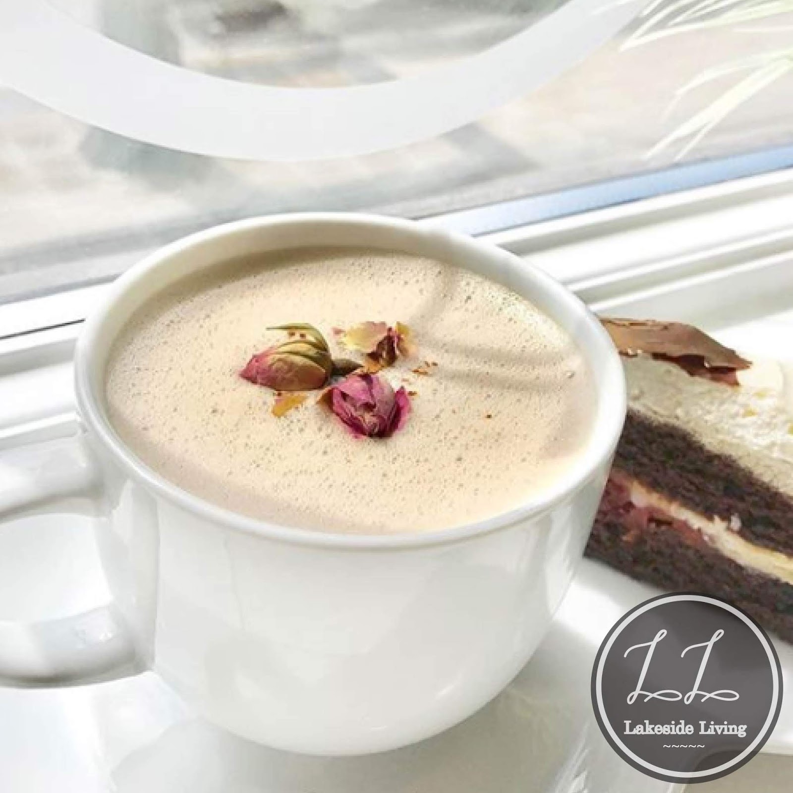 Pretty and Sweet Cafe Style Rose Latte