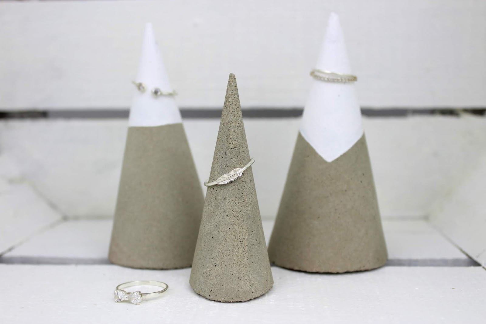 DIY Beton Ringhalter ganz einfach selbermachen - eine tolle