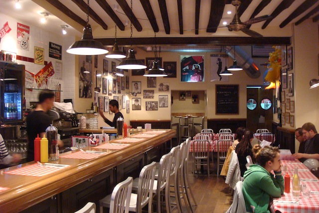 Schwartz's 16 Rue Des Ecouffes 75004 Paris AnaViaja: Schwartz's Deli - O melhor sanduíche de pastrami de Paris no