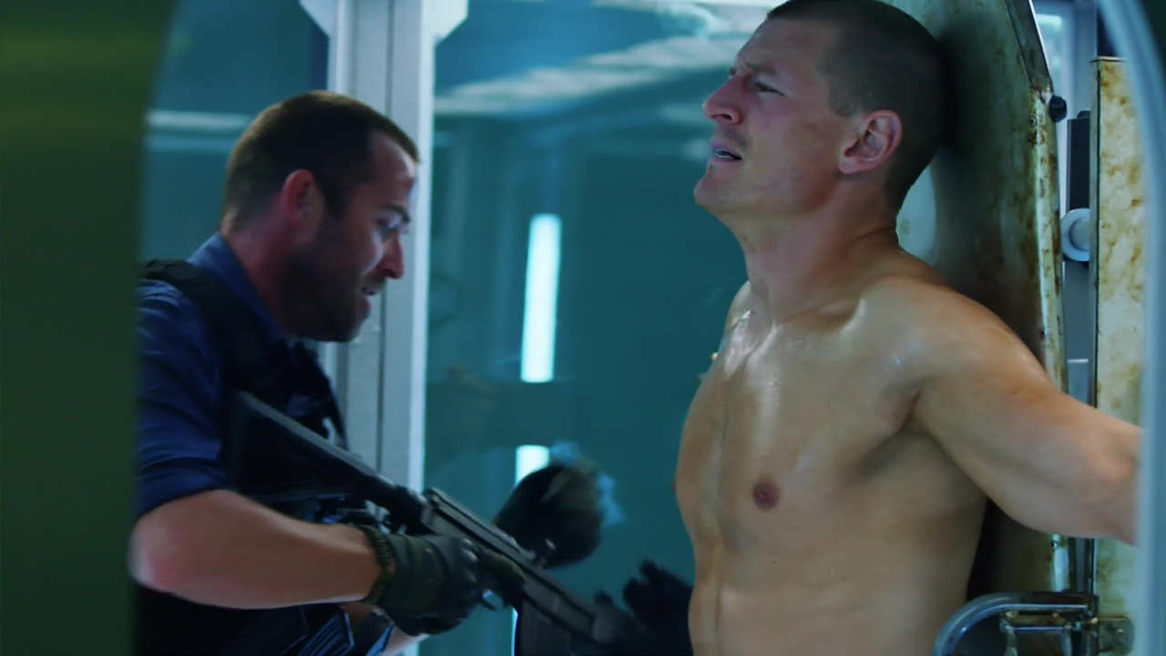 Philip Winchester nude in Strike Back 4-08 "Shadow Warfare, Episode 8&...