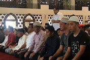 Gubernur Sumbar Terharu Melihat 15 Turis Muslim Asal Kunming China Sujud di Masjid Raya Sumbar