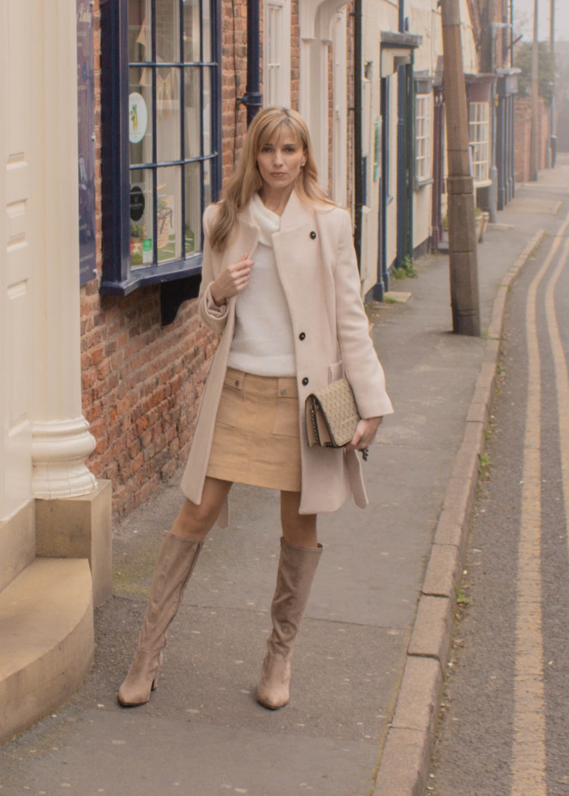 Beige outfit trend for 2019 Beige outfit trend for 2019