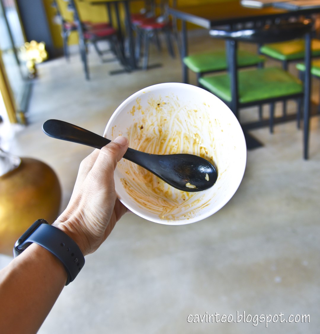 Entree Kibbles Nic & Tom Eatery Rice & Big Prawn Cheese Bee