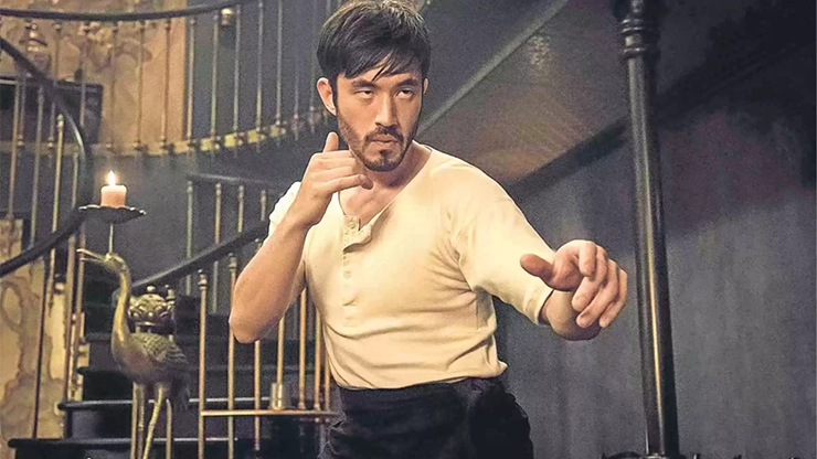 Эндрю Кодзи в сериале Воин Воин сериал актеры и роли