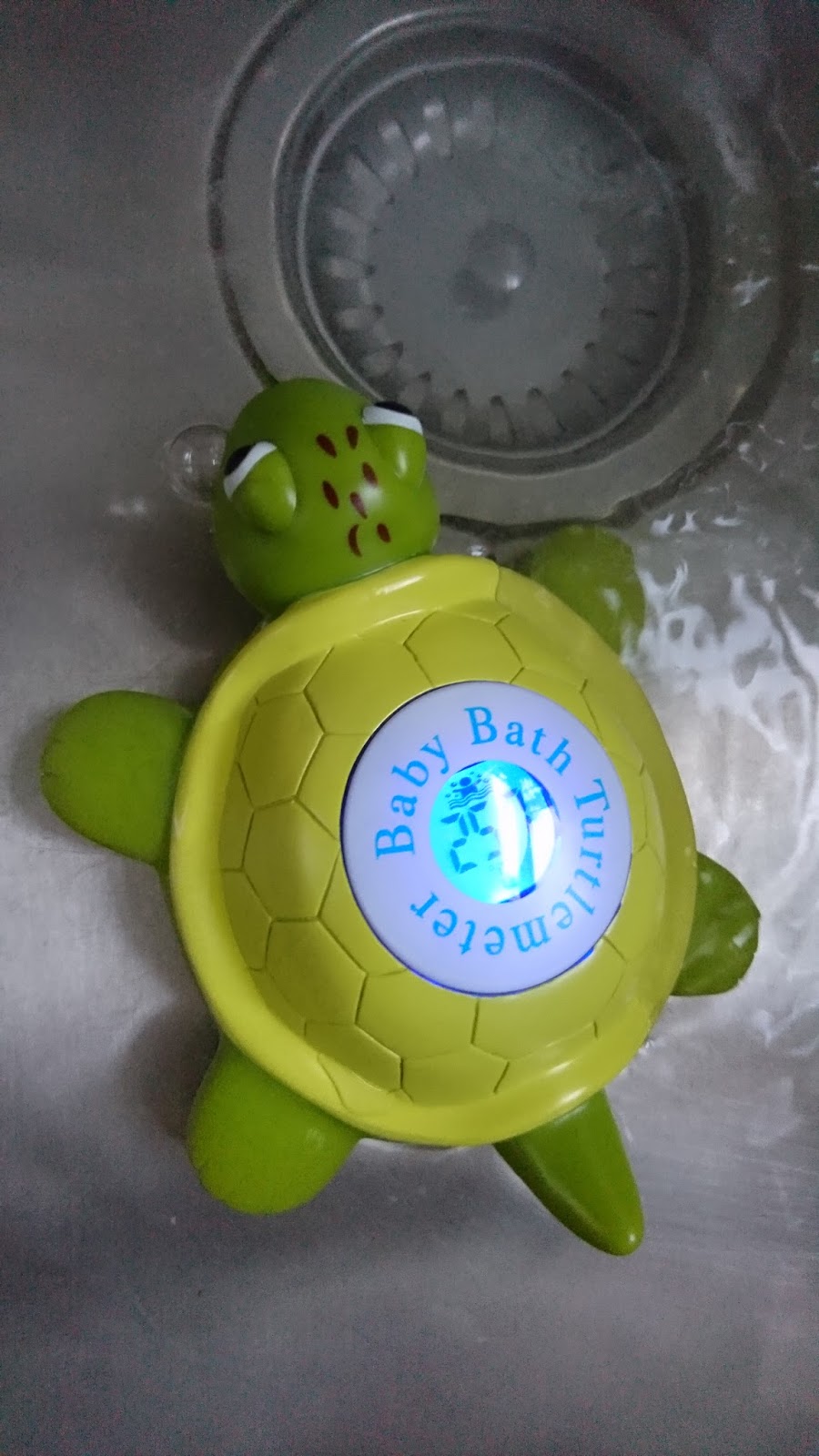 Turtlemeter, the Baby Bath Floating Turtle Toy and Bath Tub Thermometer