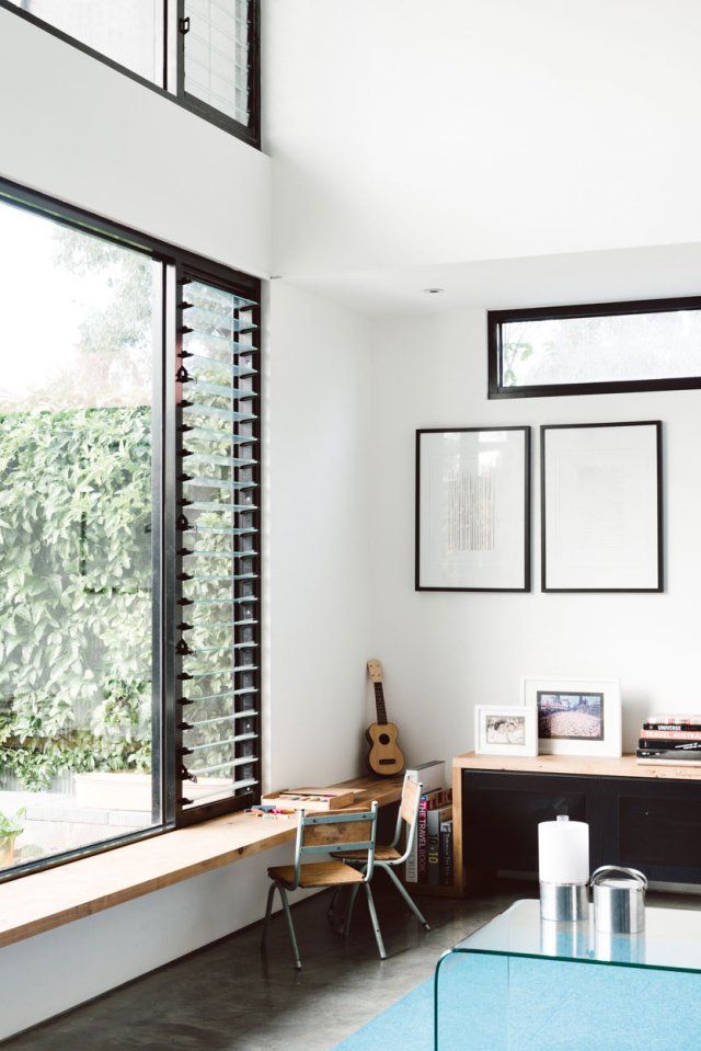 Louvered Living Room Design Wall Decoration