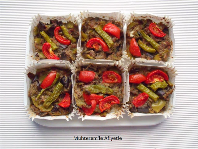 Muhterem�le Afiyetle AFYON USULÜ PATLICAN BÖREĞİ