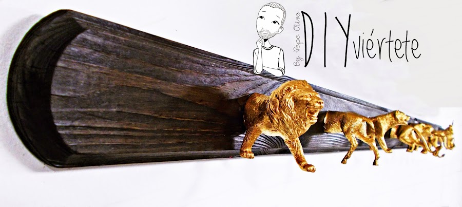 DIY-perchero-reciclaje-animales de plástico-juguetes-spray dorado-1