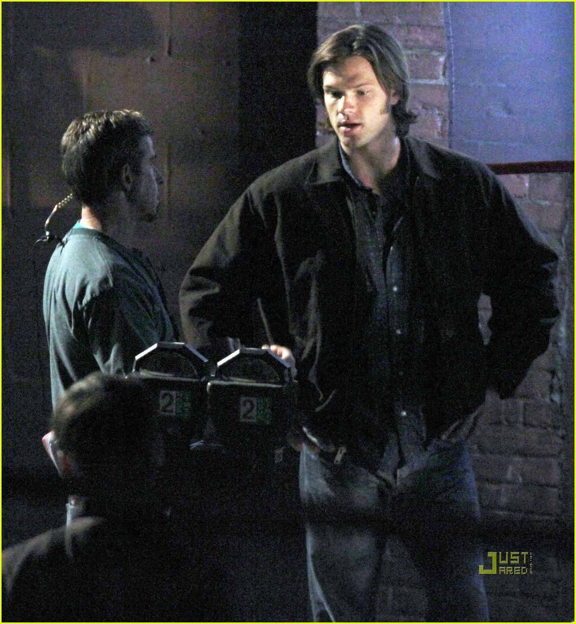 http://1.bp.blogspot.com/-kkmCP9_PxnE/TlgDIRSsUnI/AAAAAAAAARg/KWPnj9u7ePI/s1600/jared-padalecki-jensen-ackles-supernatural-night-shoot-05.jpg