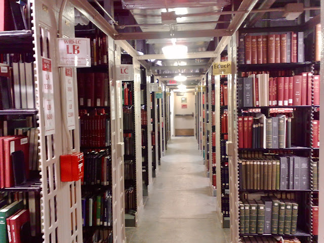 哈佛Widner圖書館地下室書庫，在裡面迷路真的會想哭