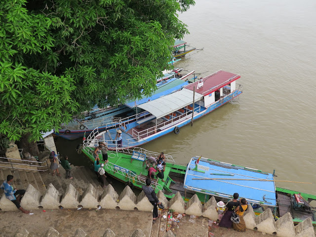 Embarcadero en el río Ayeyarwady