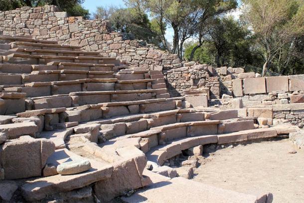 Τα οστέινα αντικείμενα που βρέθηκαν στις Αιγές της Αιολίδας αφηγούνται μια βαθύτερη ιστορία