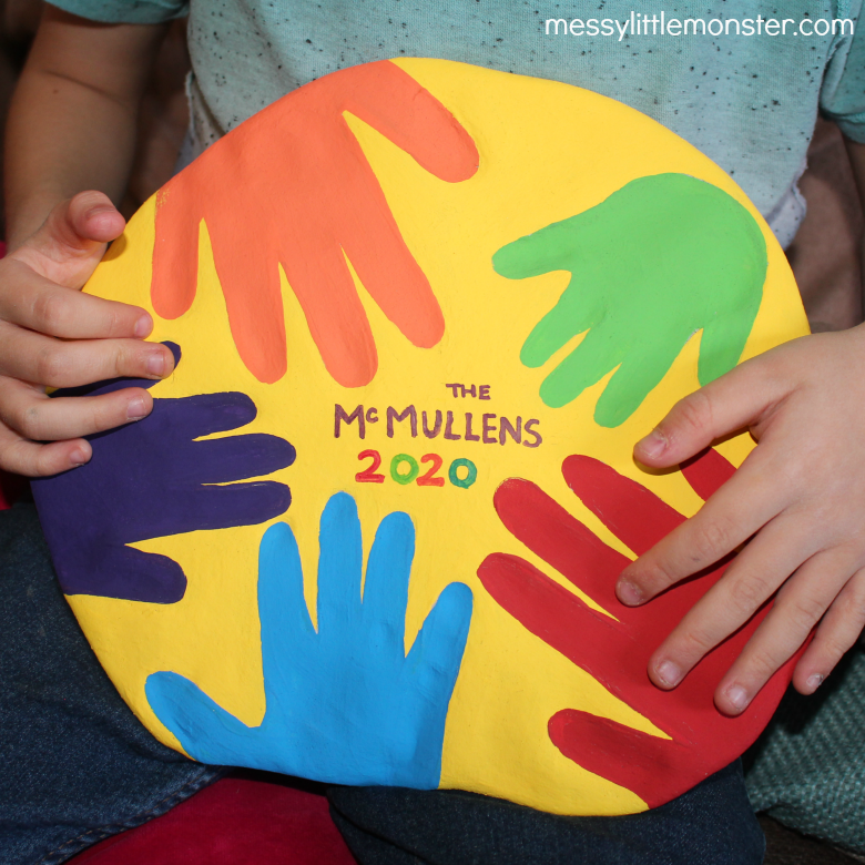 DIY Family Hand Prints - Do-It-Yourself Fun Ideas