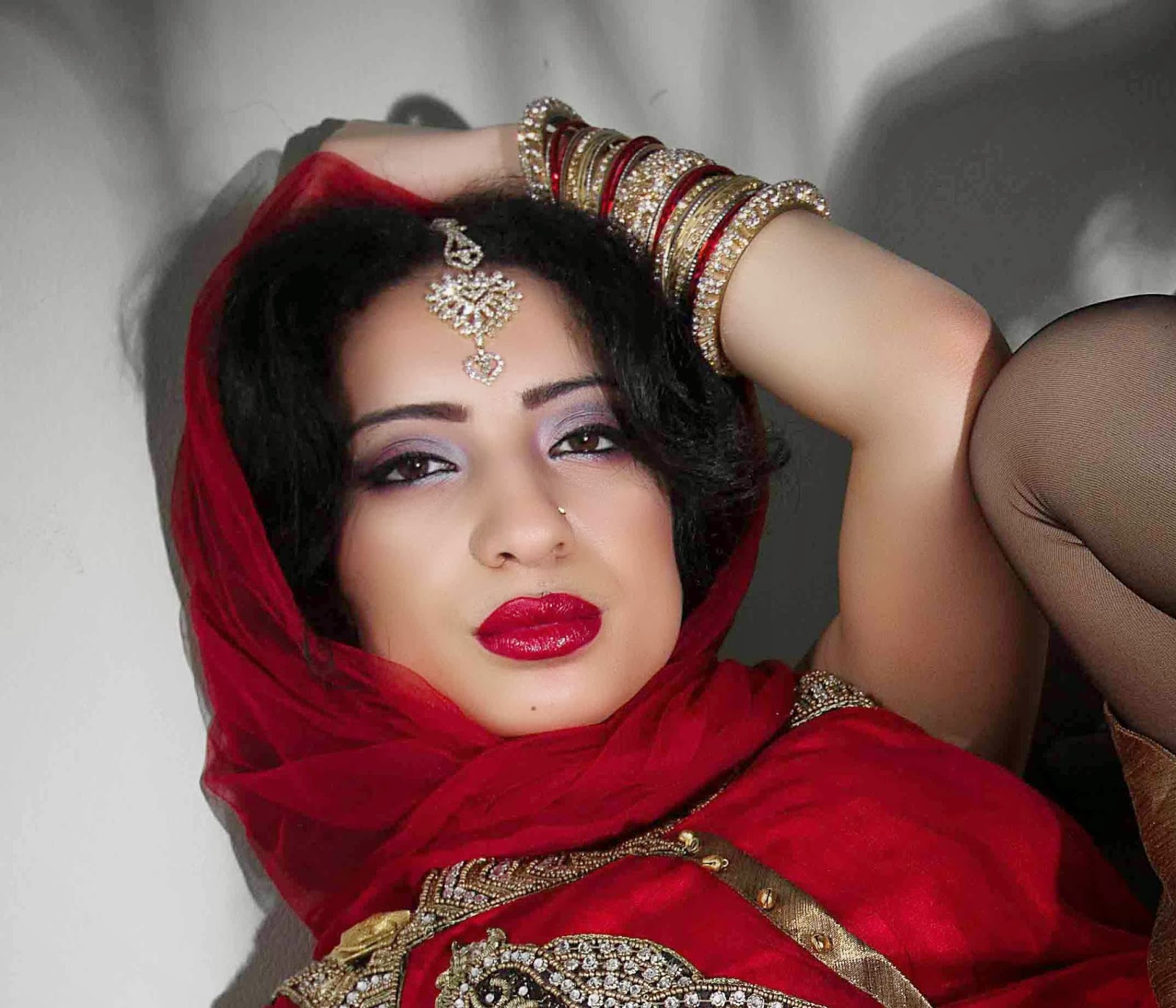 Shanti Dynamite Porn - Latest News On Indian Celebrities: Porn star Shanti Dynamite got her  nipples pierced