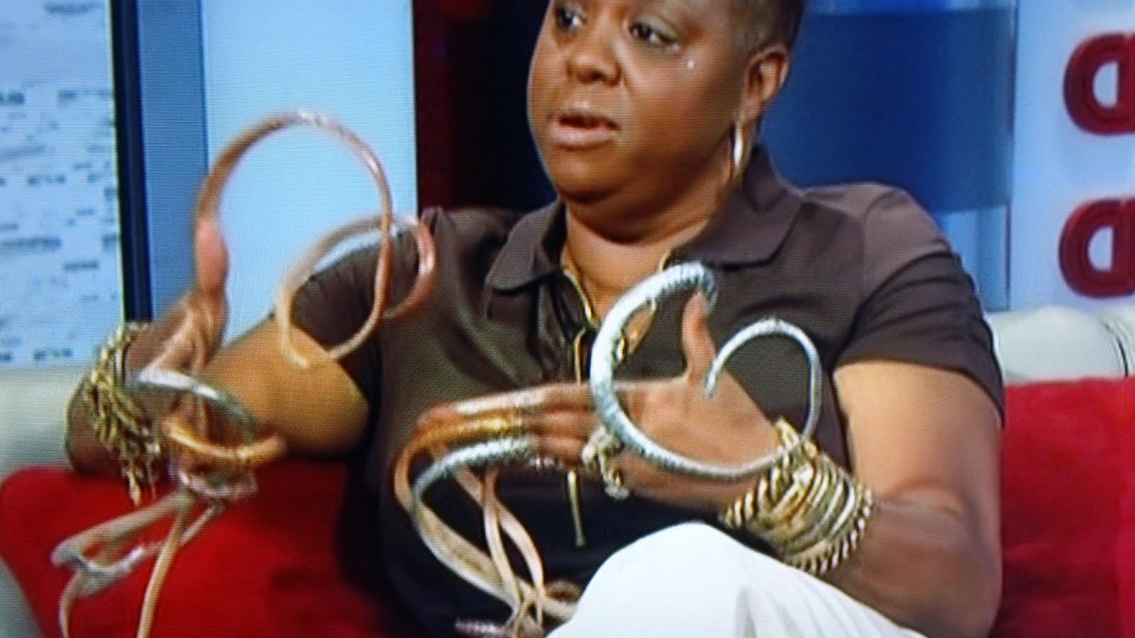 Lionel Messi History: CNN: Longest Fingernails, 25 Inch Nails ...