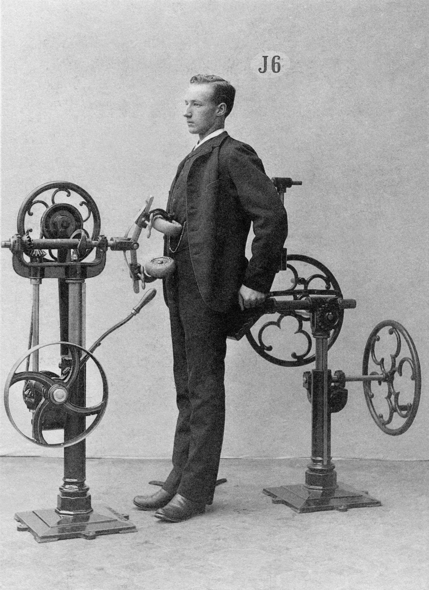 21 Fascinating Photos That Show the "World's First Fitness Machines