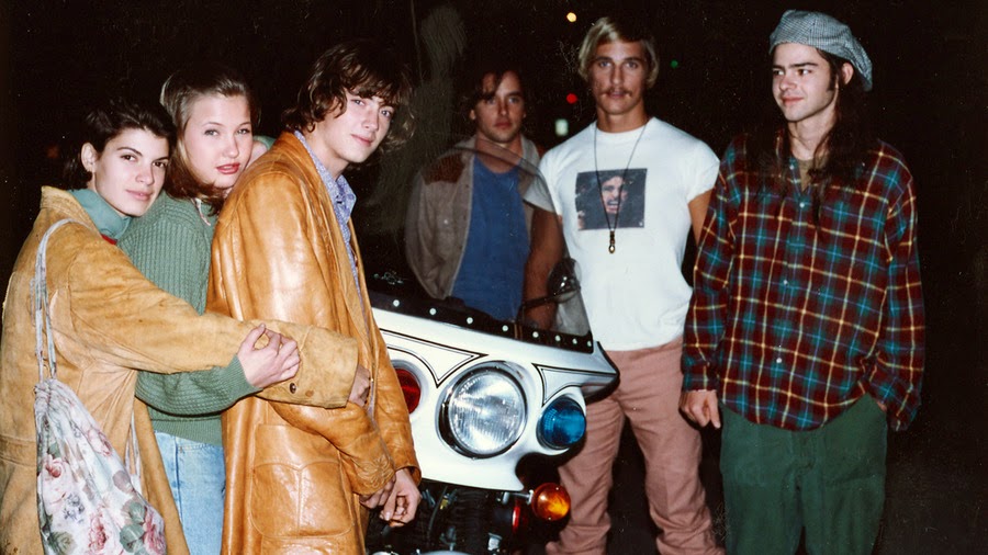 Behind the Scenes of &... Milla Jovovich Age