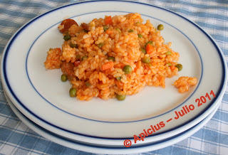  785º Menú, <strong>Arroz</strong> primavera con <strong>chorizo</strong>, Medallones de merlucilla con langostinos en salsa de marisco, ensalada y fruta 