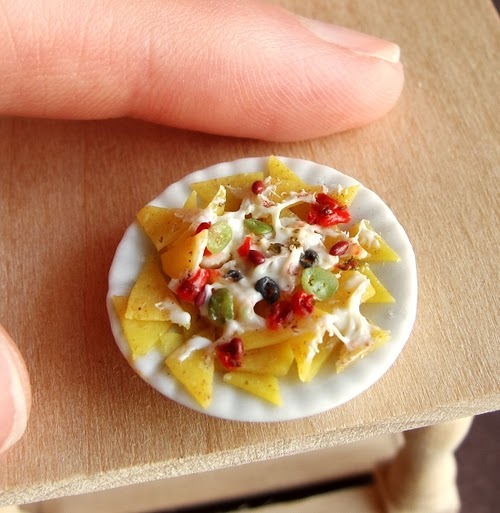 02-Nachos-Small-Miniature-Food-Doll-Houses-Kim-Fairchildart-www-designstack-co