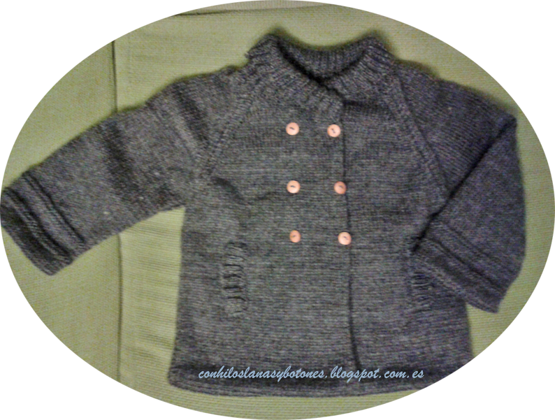 Con hilos, lanas y botones: abrigo de punto para bebé