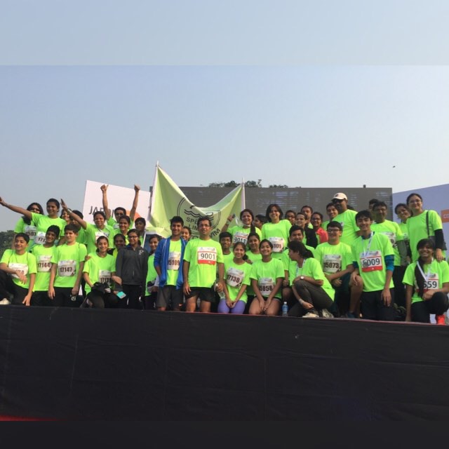 BORN TO SWIM BORN TO SWIM PARTICIPANTS IN KOLKATA TATA STEEL MARATHON 2015