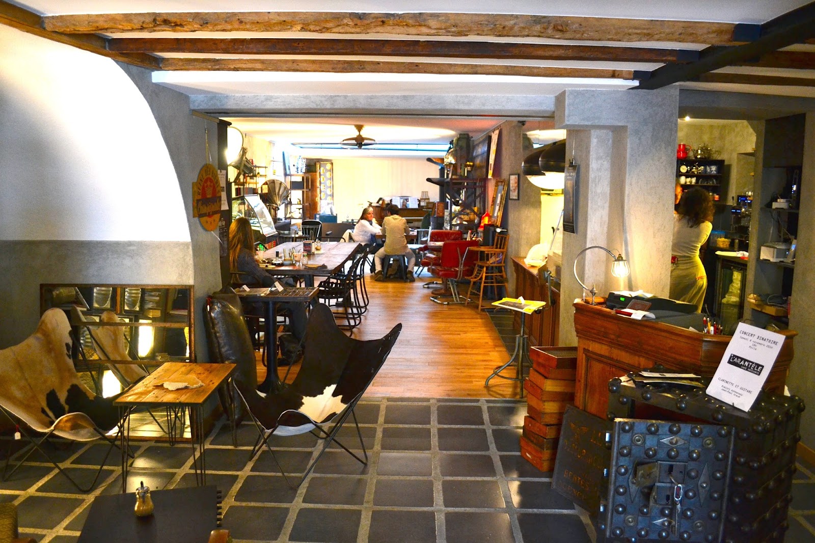 cafeteria y tienda de antigüedades l'arantèle cafe crocante, rolle, suiza