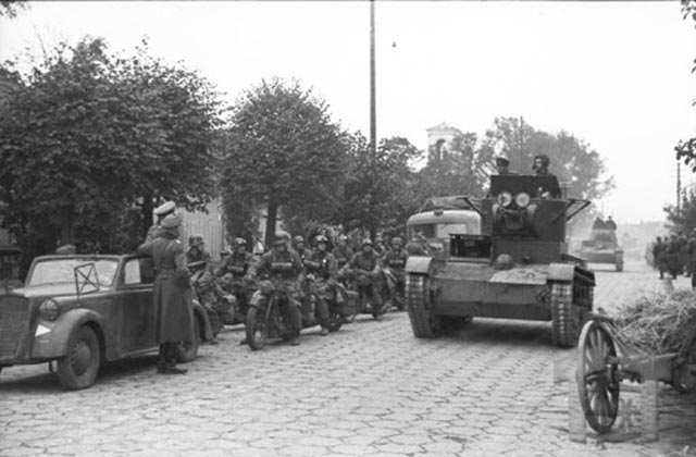 Soviet German military parade Brest-Litovsk 22 September 1939 worldwartwodaily.filminspector.com