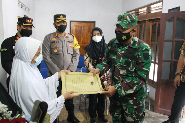 Kunjungan Forkopimda Kab Sragen kepada Keluarga Almarhum Serda Bah Bambang Priyanto Korban KRI Nanggala – 402