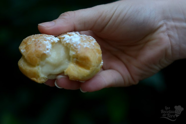 Éclairs Rellenos Con Crema Al Coco
