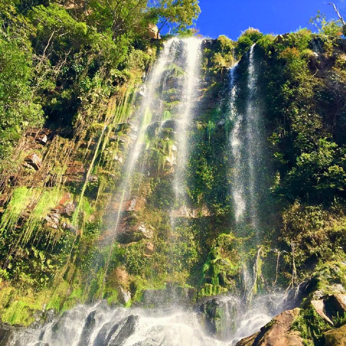 A incrível cachoeira que você precisa conhecer em Pires do Rio