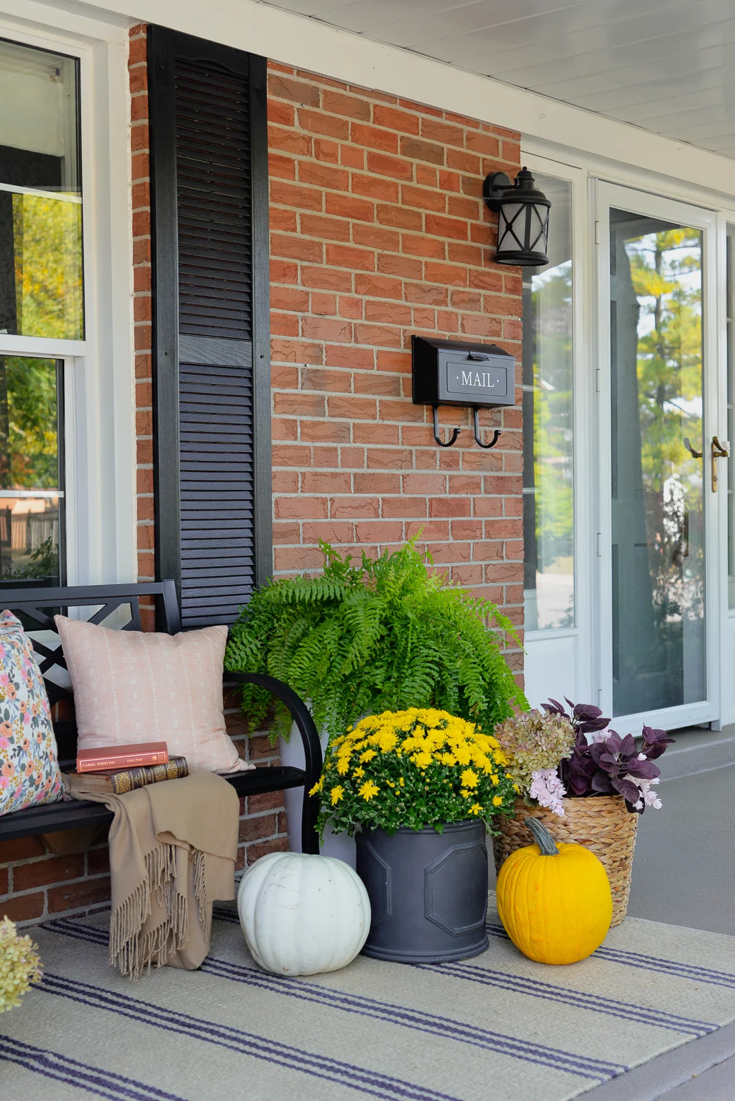 fall front porch decor, simple fall porch decor, fall porch decor ideas