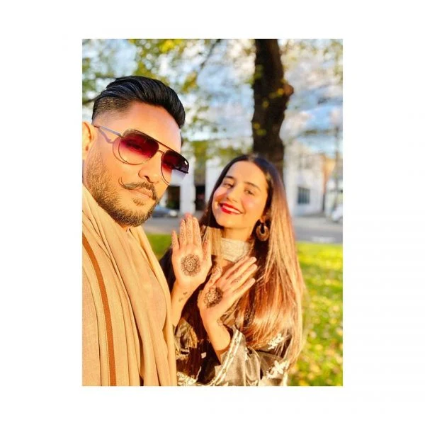 Saniya Shamshad with Her Husband | Beautiful Pictures