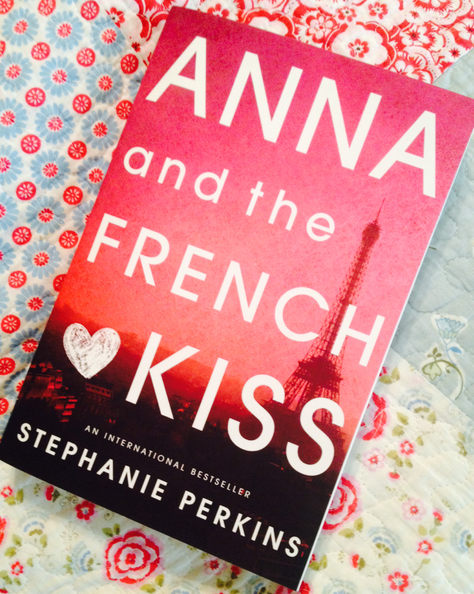Lee Reads Books Anna and the French Kiss by Stephanie Perkins & INTERNATIONAL GIVEAWAY!!