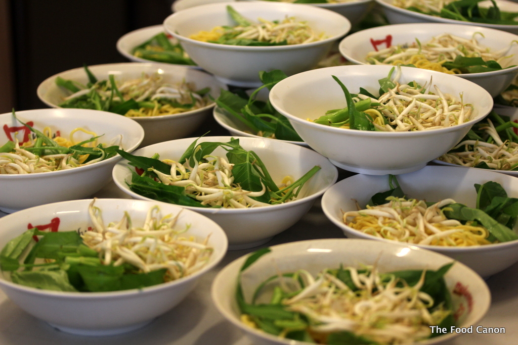 Serving Auntie Ruby's Hokkien Prawn Mee for a party - Some cooking ...