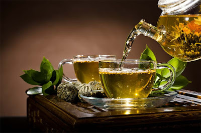  10 أغذية تخلصك من القلق وتعالج التوتر  Green-tea