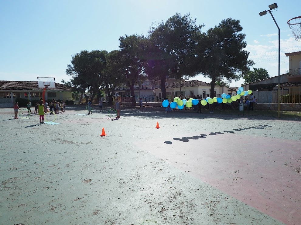 Το καλοκαίρι ήρθε- τα παιδιά της ΣΤ μας αποχαιρετούν..../ Ιούνιος 2018