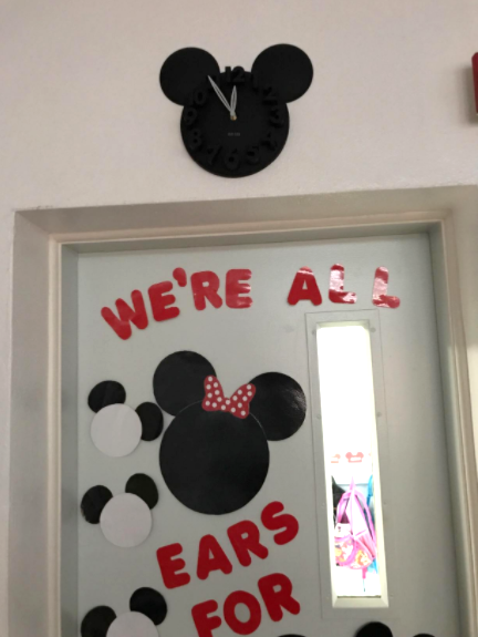 nyla-s-crafty-teaching-mickey-mouse-classroom-decor