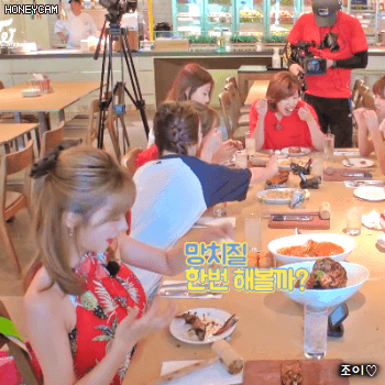 트와이스 TV 9화 크랩발라먹기 비전문가 사나.gif | 인스티즈