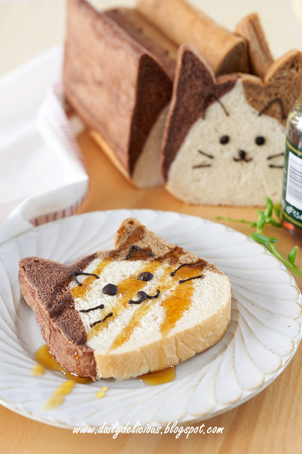dailydelicious Tricolor Cat Bread
