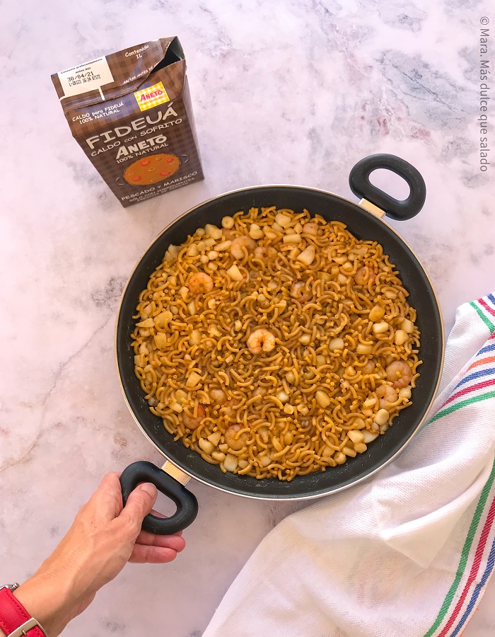 Fideuá con jibia y gambas.Vídeo receta