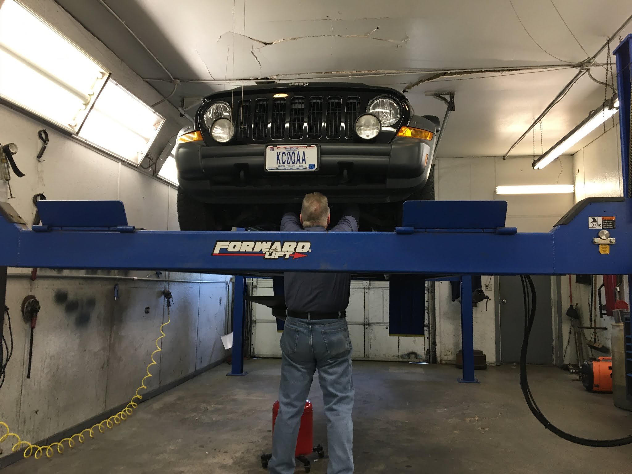 Kar Lot in Forsyth is a full service establishment!