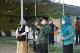 Gubernur Jambi Meninjau Vaksinasi Di Perwakilan BI Jambi Gubernur Jambi Meninjau Vaksinasi Di Perwakilan BI Jambi