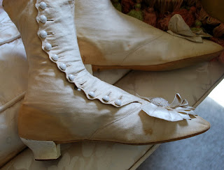 All The Pretty Dresses: 1880's Boots!