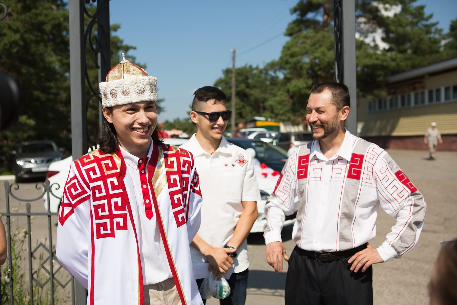 Национальный парк чувашской республики «чаваш вармане». Этнокультурный парк «сувар». Чуваши наряд чувашии национальный. Сувары чуваши. Сувары чуваши.