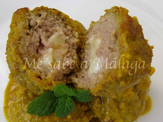 albóndigas rellenas queso salsa nueces