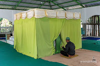 makam syekh maulana maghribi batang