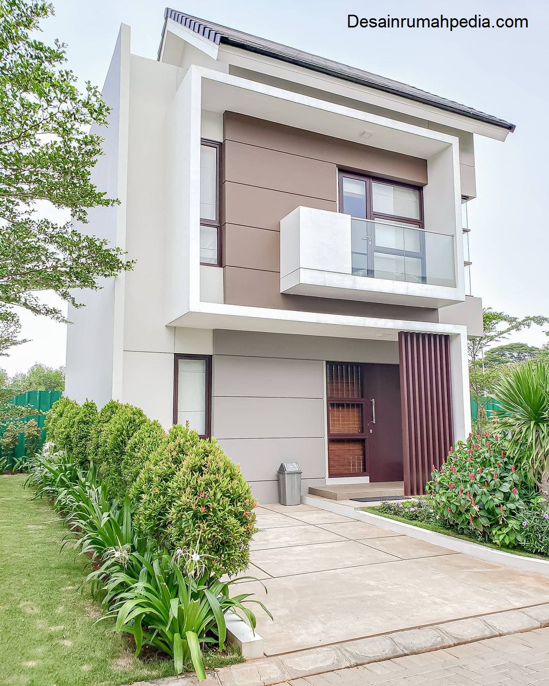 7 Desain Rumah Tanpa Pagar yang Membuat Hunian Terasa Lapang