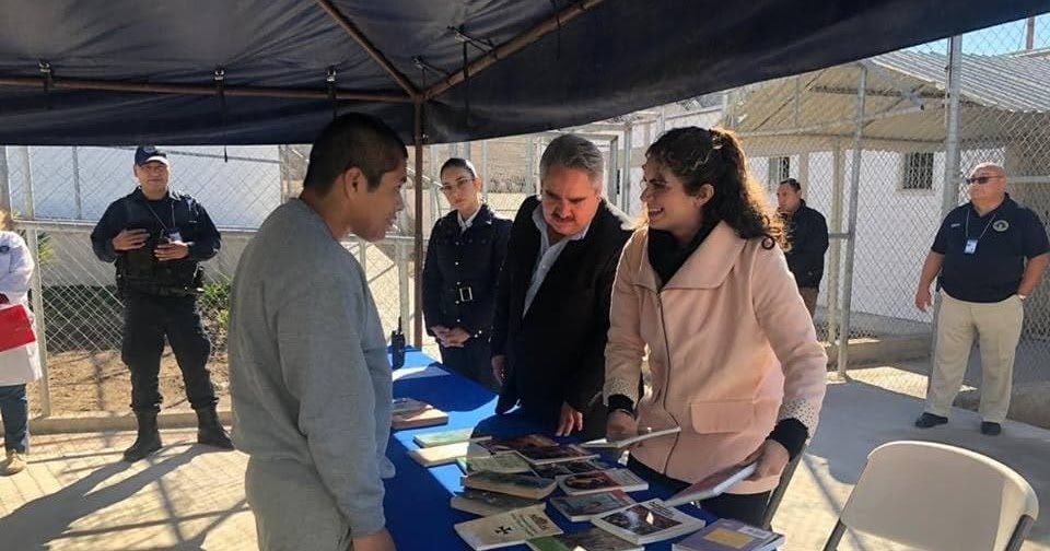 Cero Grados Centro de internamiento para adolescentes de Ensenada recibe donación de libros Cero Grados Centro de internamiento para adolescentes de Ensenada recibe donación de libros