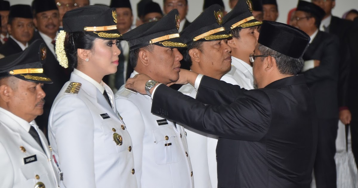 Ahmad Heryawan Lantik Pejabat Bupati Karawang