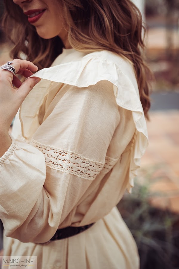 Look boho con vestido blanco